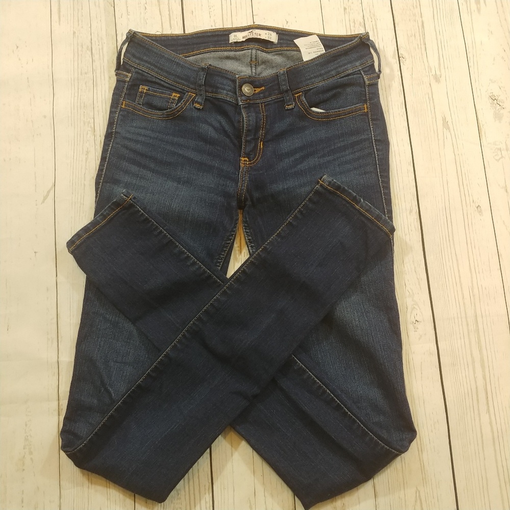 Size 24W 33L Hollister stretch skinny jeans